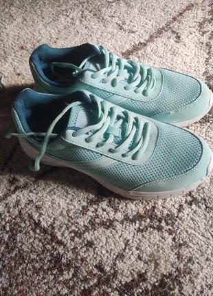 Кросівки ...