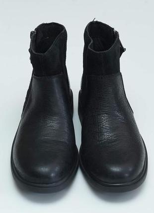 Женские ботинки черного цвета от ugg