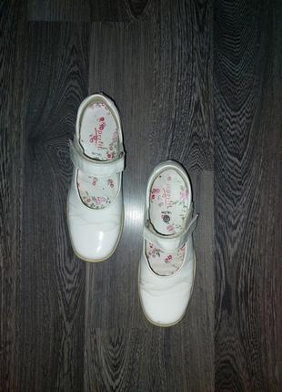 Полностью из натуральной кожи туфли superfit