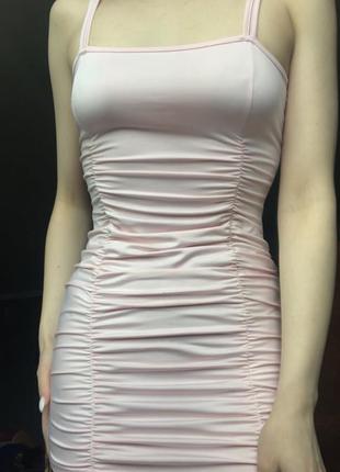 Нежное трендовое платье