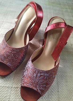 Босоножки, кожа