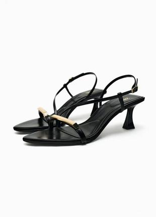 Босоніжки на підборах із ремінцями zara