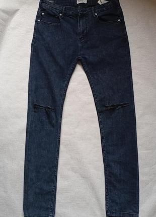 Мужские джинсы скинни с дырками на коленях