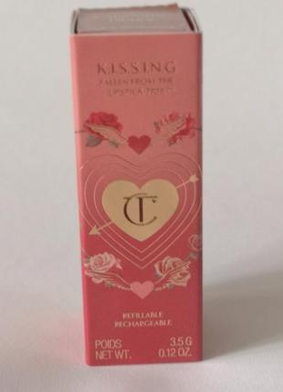 Помада для губ charlotte tilbury look of love k.i.s.s.i.n.g lips у відтінку nude romance, 3,5 гр.4 фото