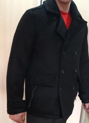 Чорне вовняне півпальта