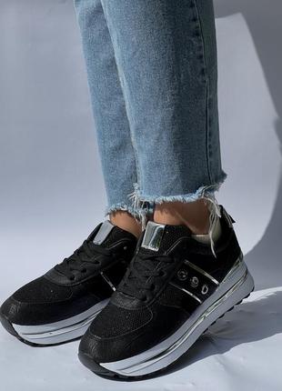 Кроссовки женские