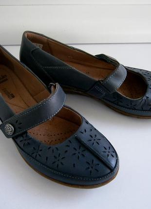Гарні жіночі туфлі з натуральної шкіри clarks,
