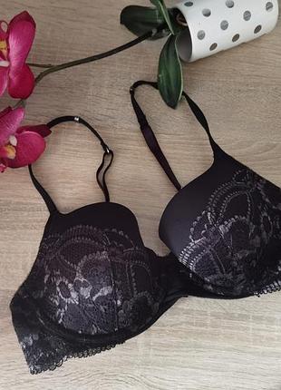 Брендовый бюстгальтер на тонком поролоне размера 75c
