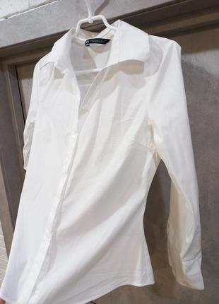Стильная, красивая,базовая,фирменная,белая рубашка3 фото