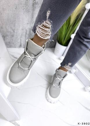 Натуральные кожаные серые демисезонные и зимние ботинки на белой подошве3 фото