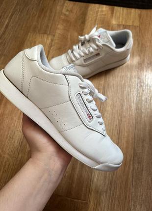 Жіночі шкіряні кросівки sweatshirt reebok classic