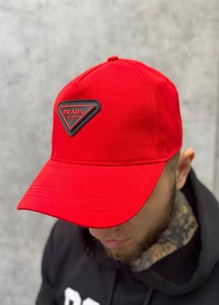 Бейсболка prada