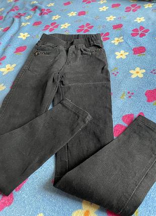 Черные джинсы