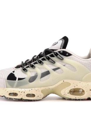 Текстильні кросівки nike air max tn plus white biege (найк тн плюс повністю білі на балоні чоловічі та жіночі)3 фото