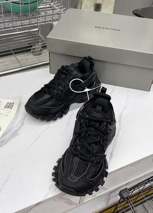 Кросівки balenciaga

!