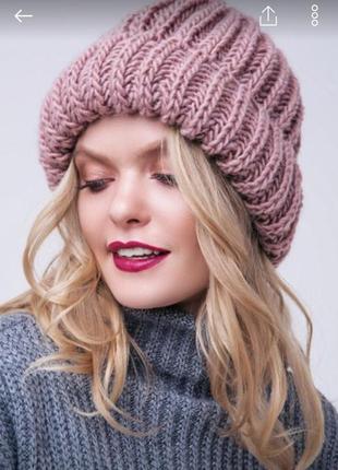 Мегастильная шапка цвета марсала