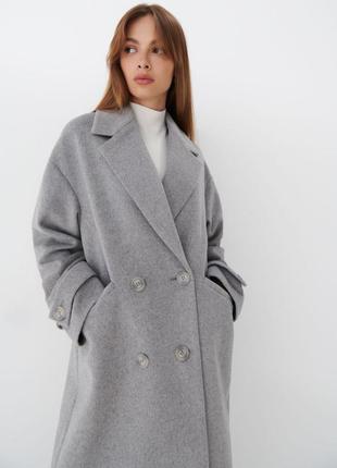 Длинное двубортное шерстяное пальто