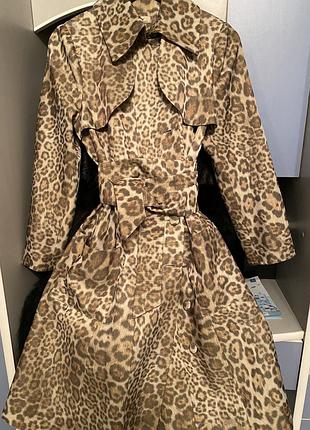 Плащ-пальто очень красивое