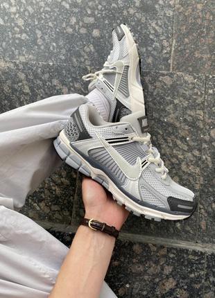 Женские кроссовки nike zoom vomero 5 grey black 37