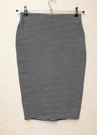 Красивая юбка-карандаш в полоску чёрная-серая стрейч-трикотаж книзу зауженная по фигуре миди женская