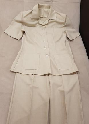 Костюм