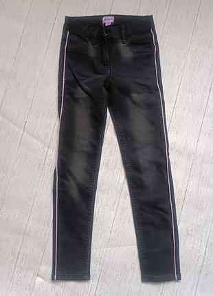 Новые джинсы на девочку alive 9р / 134см., нюанс