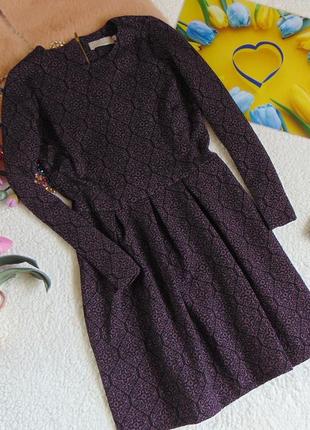 Красивое брендовое платье trucco из фактурной ткани.