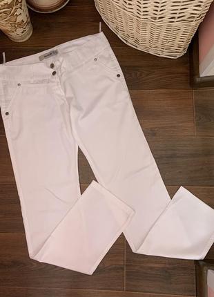 Белые брюки штаны