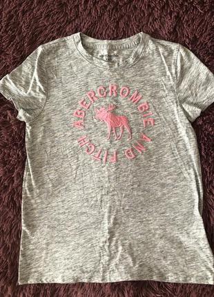 Футболка  abercrombie