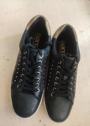 Женские мокасины