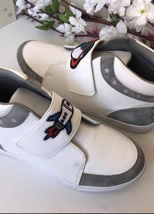 Білі високі кросівки на весну-осінь, жіночі кеди на весну