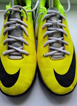 Сороконіжки для футболу 
nike mercurial2 фото