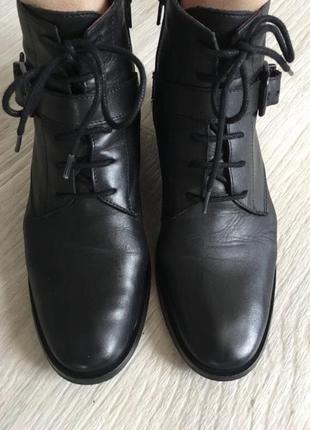 Кожаные ботинки португальской мастерской renata