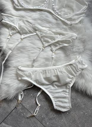 Сексуальний напівпрозорий комплект жіночої білизни: ліф, трусики та пояс4 фото