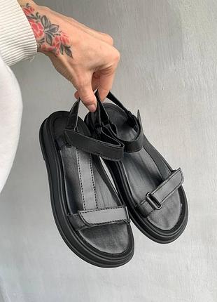 Акція ! жіночі чорні стильні шкіряні босоніжки