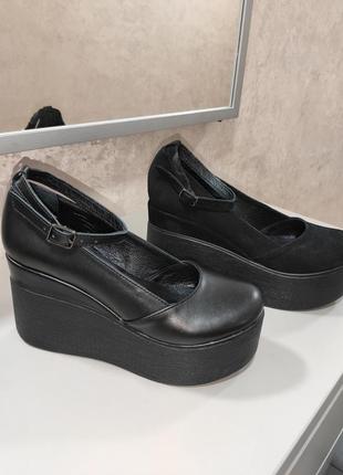 Туфли женские на танкетке