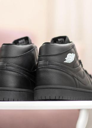 Nike air jordan 1 retro кроссовки мужские кожаные топ найк джордан высокие осенние черные10 фото