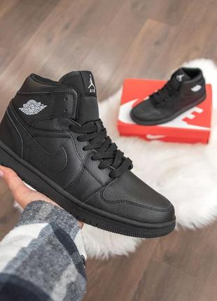 Nike air jordan 1 retro кроссовки мужские кожаные топ найк джордан высокие осенние черные7 фото