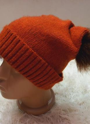 Кирпичная шапка с ушками, бубоном зима
