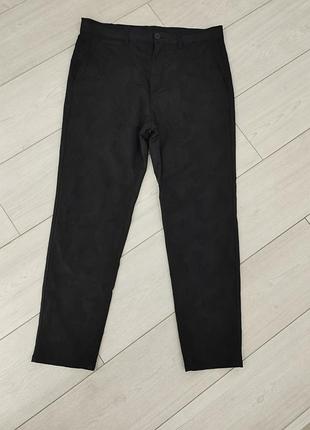 Брюки черного цвета