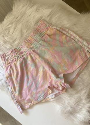 Спортивные шортики adidas