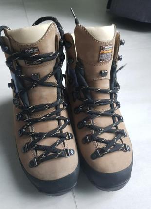 Трекінгові черевики alpina