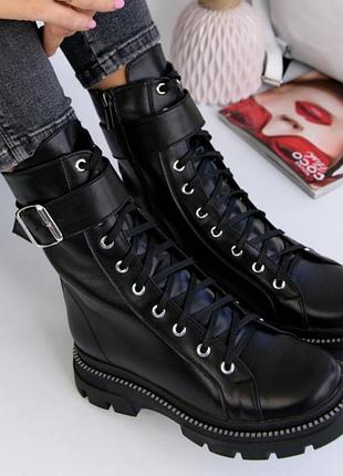 Високі шкіряні черевики на шнурівці,берці,зима,36-37 розмір.