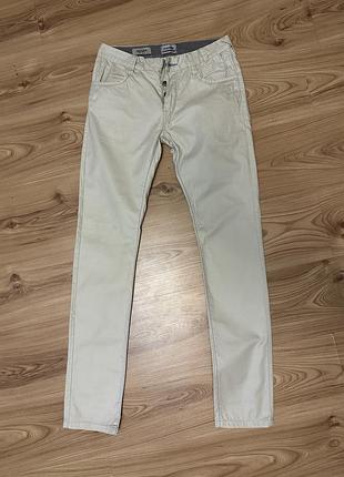 Штаны мужские размер м светлые брюки джинсы