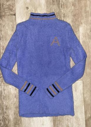 Теплый свитер василькового цвета1 фото
