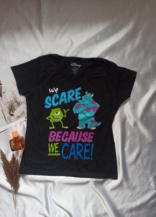 Черная футболка десней