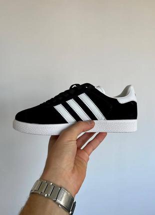 Кросівки adidas9 фото