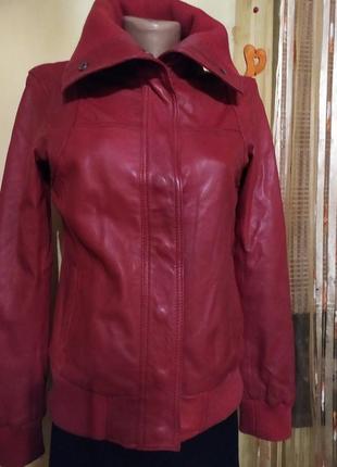 Шикарна шкіряна курточка stradivarius. теракотовий колір, розмір s, натуральна шкіра
