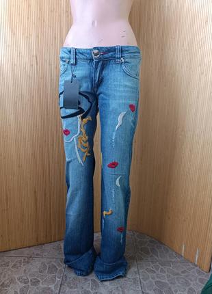 Джинси з вишивкою з оригінальним дизайном dsquared