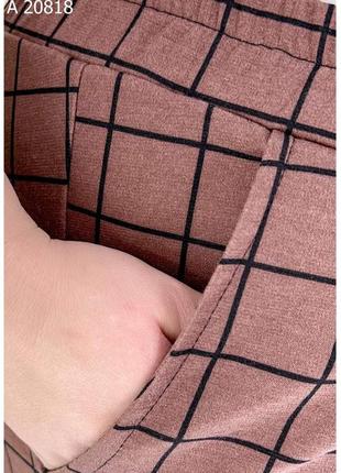 Кремовые в клетку летние женские штаны из французского трикотажа батал с 66 по 76 размер4 фото